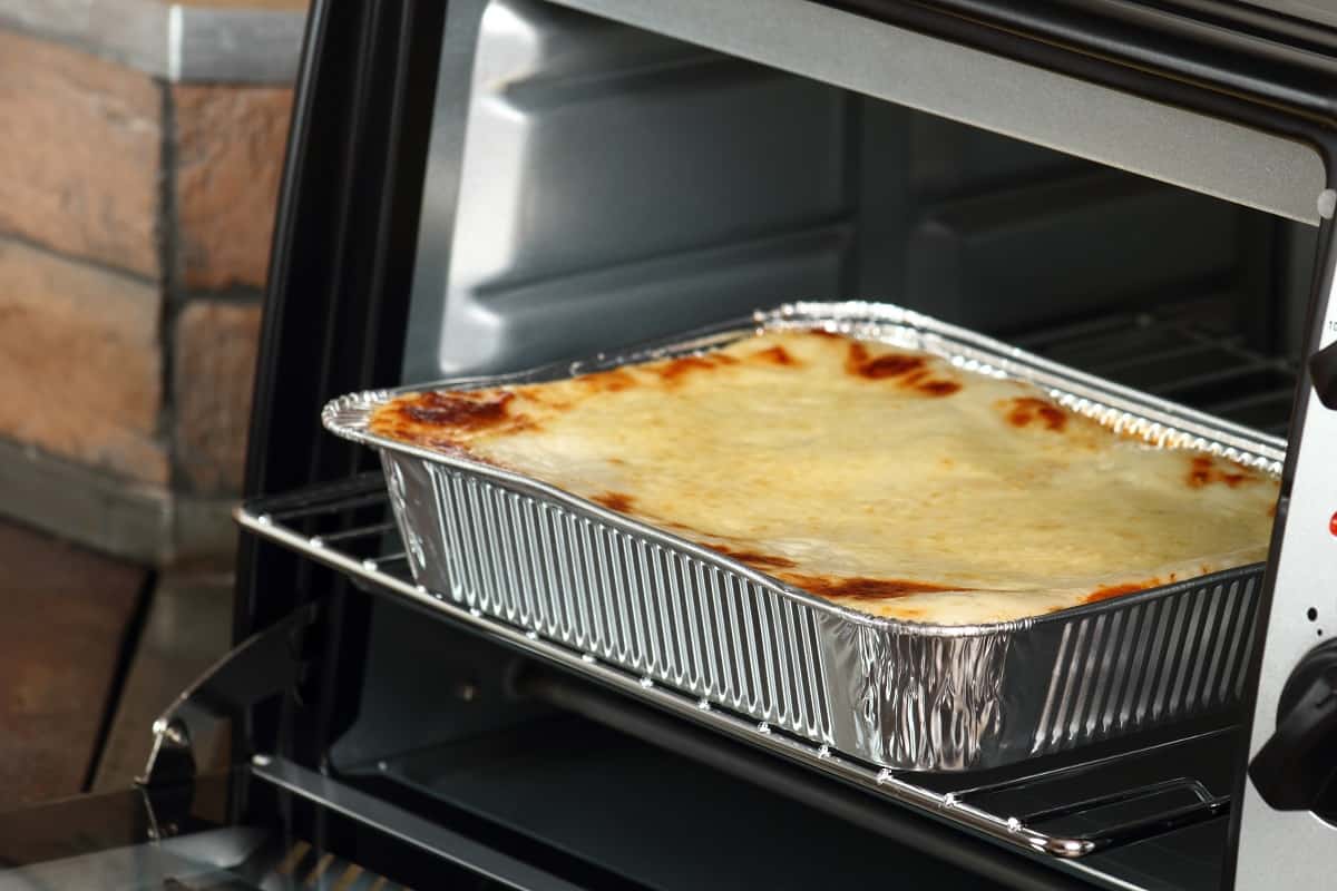 Is It Safe To Use Aluminum Pans In The Oven